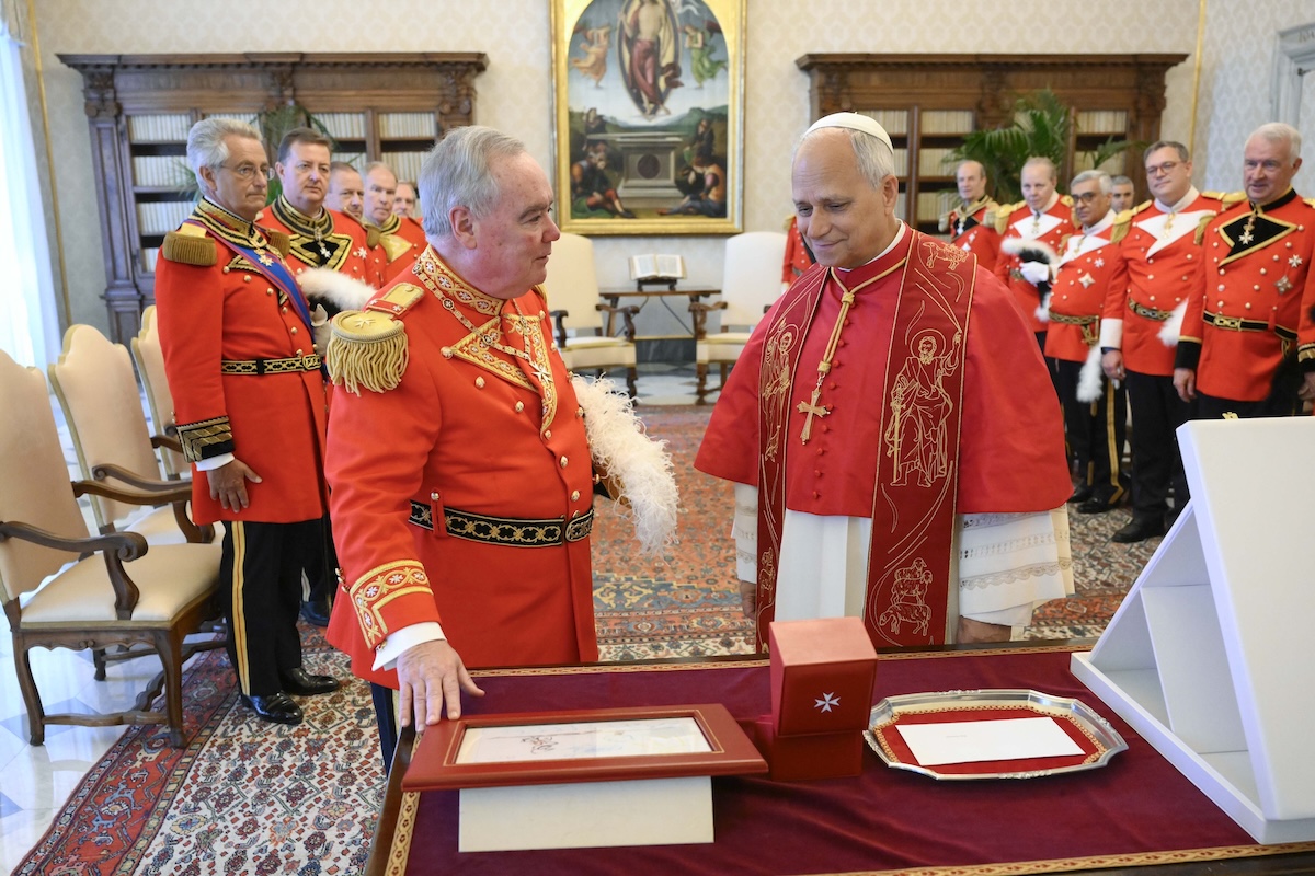XIV. Leó pápa audiencián fogadta a Máltai Lovagrend nagymesterét, Fra’ John T. Dunlapot