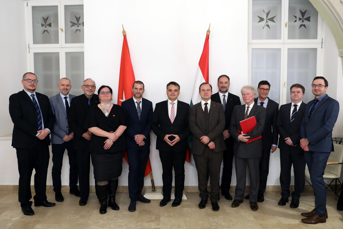 Fifteen Hungarians awarded the Sovereign Order of Malta's 